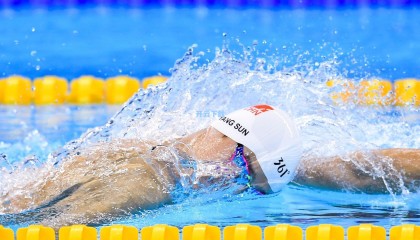 马刺主场力克尼克斯，文班亚马狂砍41分引领新时代对决