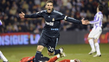 巴黎圣日耳曼接近签下伯恩茅斯后卫扎巴尔尼，防线升级在即！