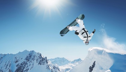 奇数年魔咒终告破 BurNIng率队登顶，所有努力终见曙光